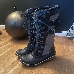 Sorel Women's Black and Gray Winter Boots